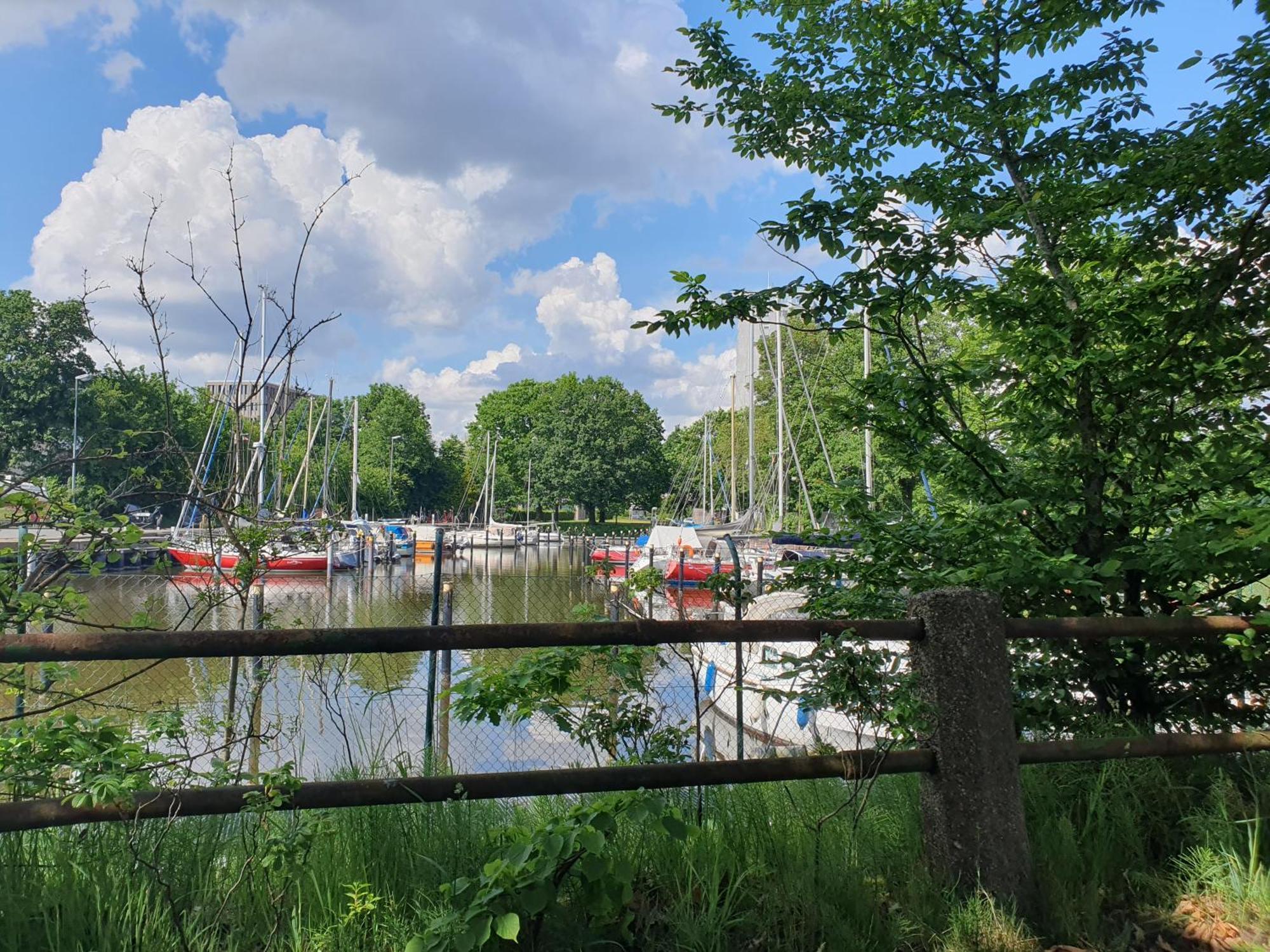 Moebeliertes Wohnen Auf Zeit Am Yachthafen Apartamento Bremerhaven Exterior foto